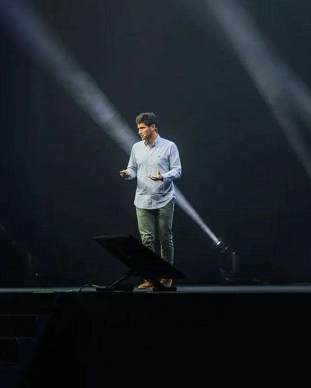 Simone Dassereto sul palco di Learnn Offline