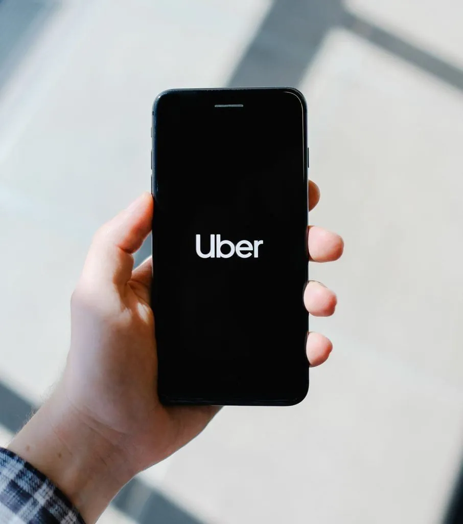 App di Uber, azienda che ha creato il suo "Oceano blu" nel mercato della mobilità.